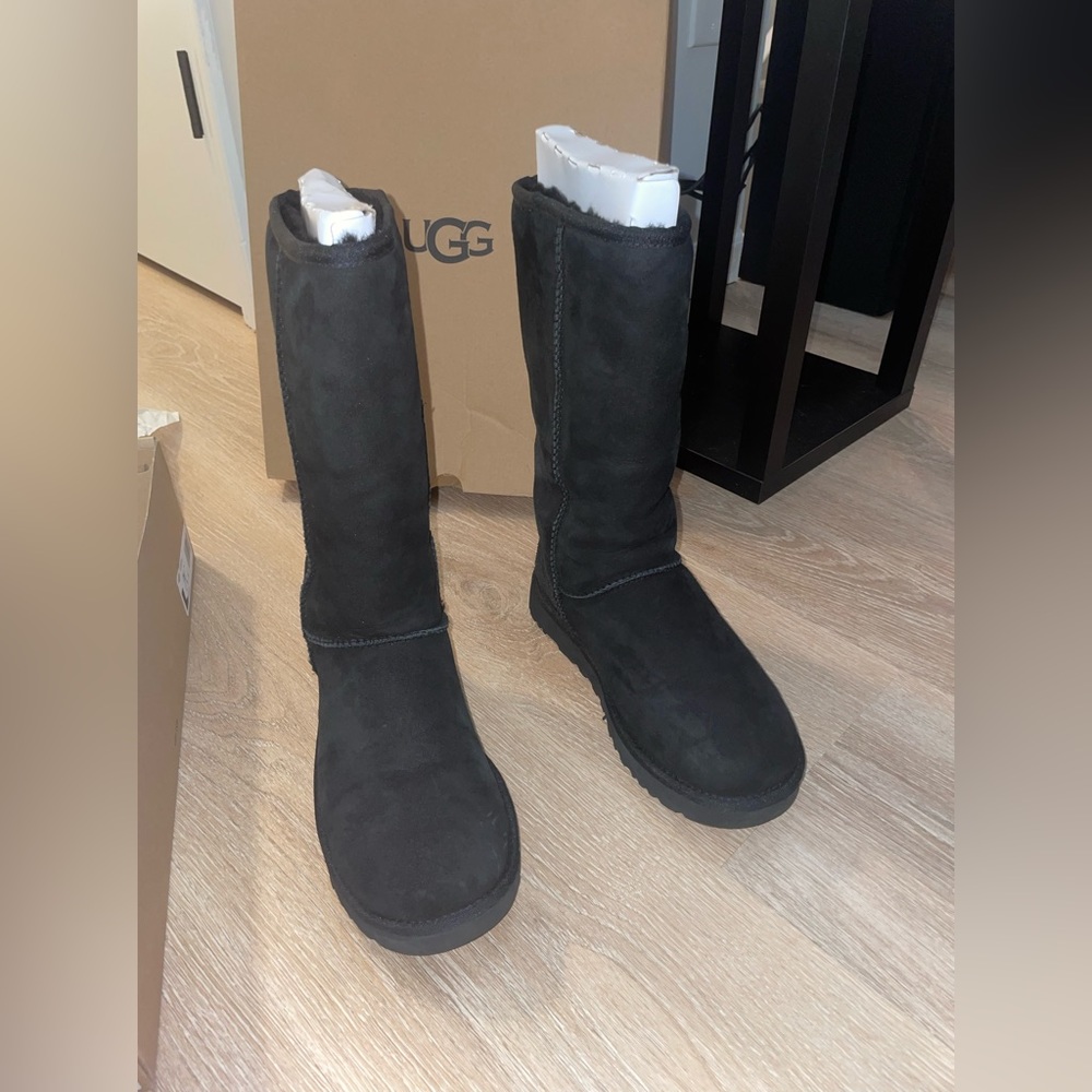 Knee high uggs